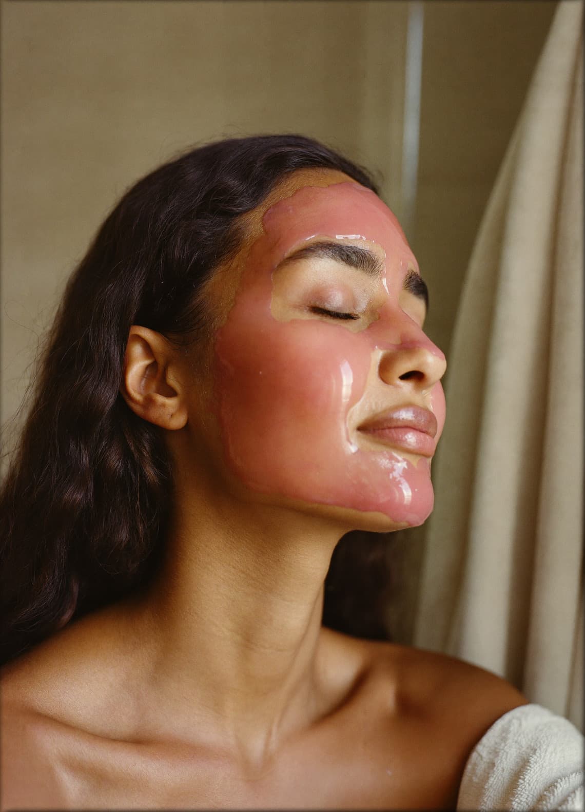 Mascarilla PDRN Pink Collagen Gel en uso